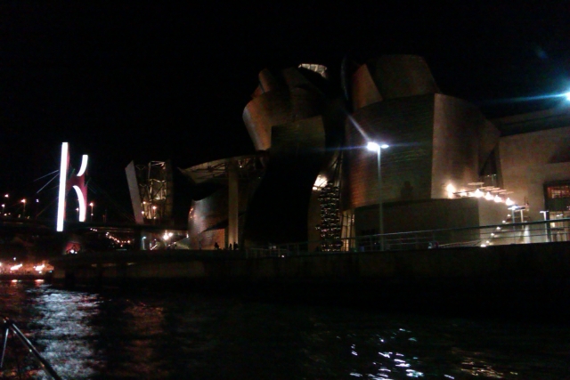 Paseo nocturno Barco Bilbao La Mar de Bien